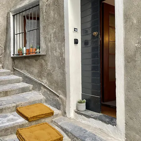 Casa Curie 17 In Borgo Storico Feriehus Moltrasio