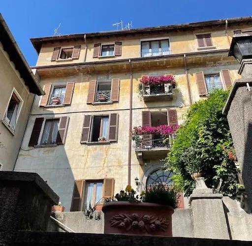 Casa Curiè 17 In Borgo Storico Moltrasio